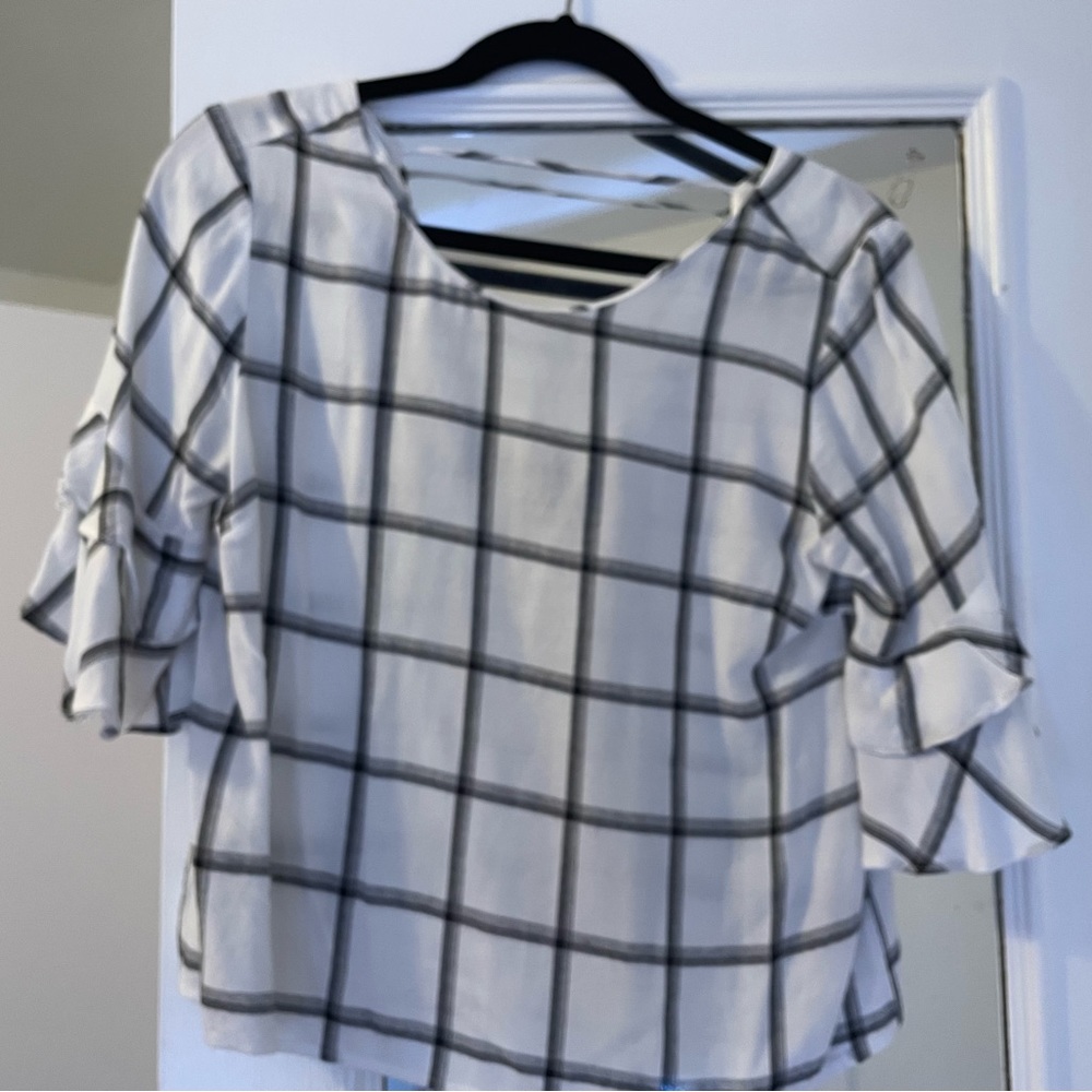 Black and white shirt loose fit